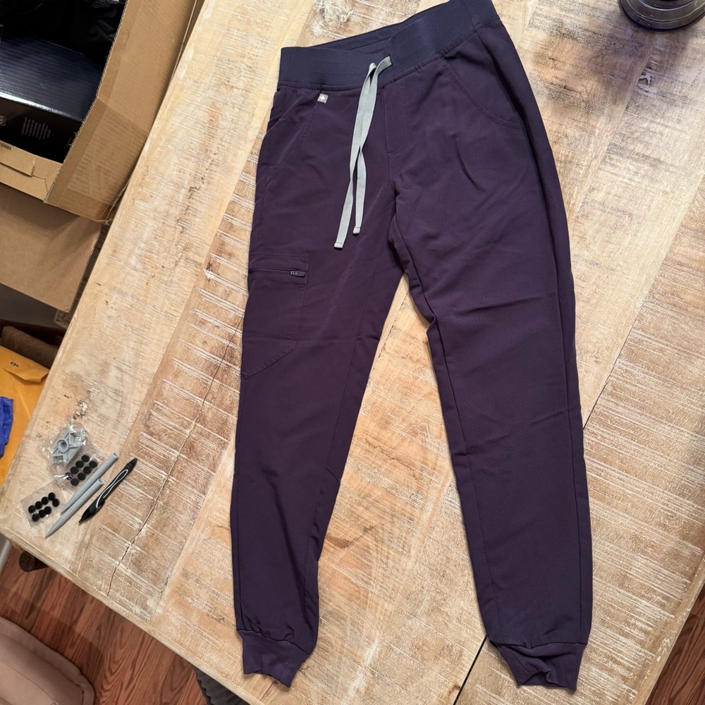 FIGS Women’s Purple Shadow Zamora Jogger Scrub Pants XXS